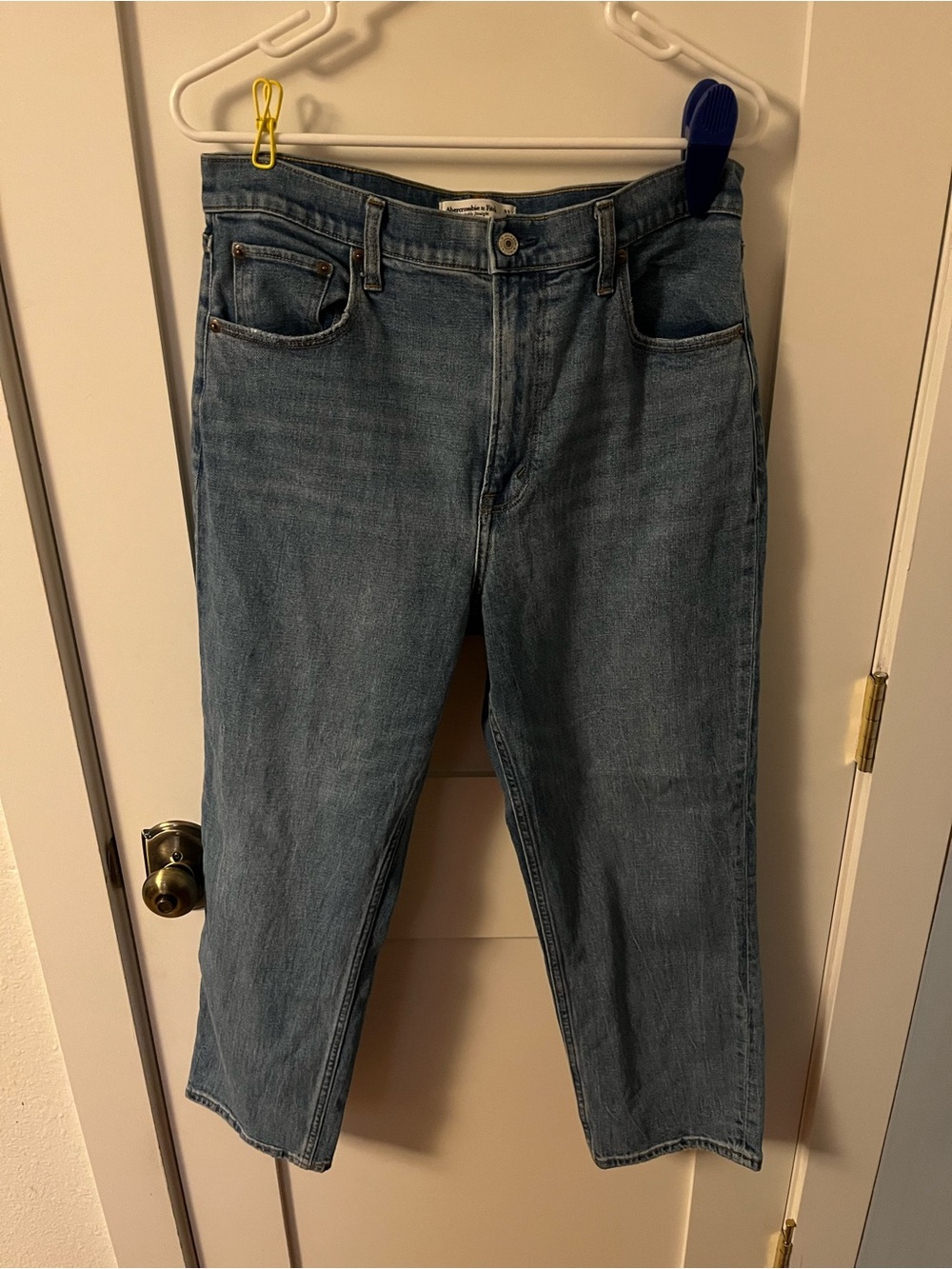 Abercrombie & Fitch The Ankle Straight Ultra High Rise Jean